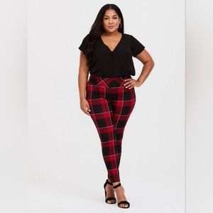 NWT Torrid 2 Premium Ponte Stretch Pull-On Pixie Pant - Red Plaid